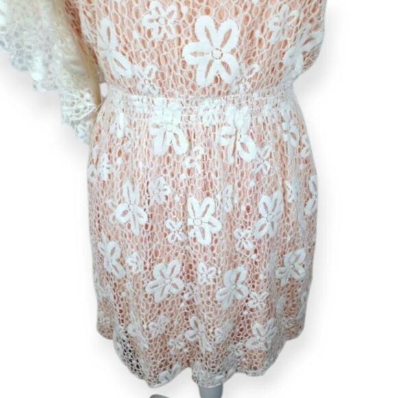 SEQUIN HEARTS PEACH & CREAM LACE ONE SHOULDER DRESS SZ.L EUC. - Picture 3 of 8
